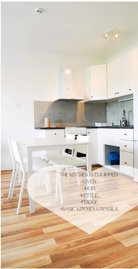 Matyas Corner Square Apartment *